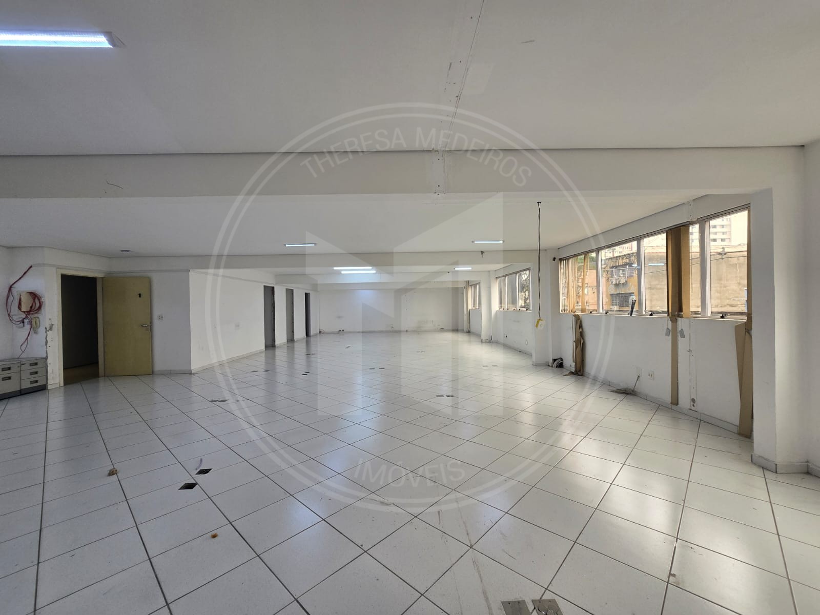 Galpão Comercial à Venda no Bom Retiro – Excelente Oportunidade para Investimento e Operação